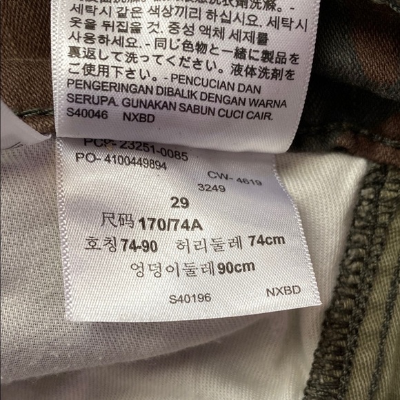 Levi Strauss & Co Men's Camo Shorts MultiPocket Green Size 29 Original Button - Picture 8 of 11